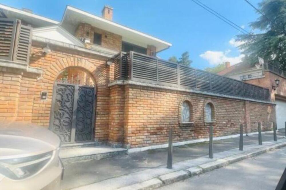 Ovako izgleda luksuzna vila para koji je osumnjičen za ubistvo Baje! Nalazi se na 400 metra od restorana smrti FOTO