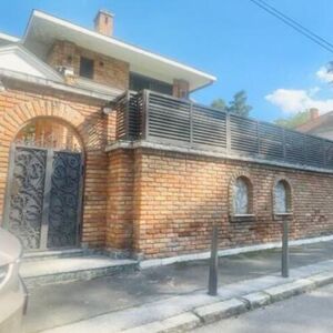 Ovako izgleda luksuzna vila para koji je osumnjičen za ubistvo Baje! Nalazi se na 400 metra od restorana smrti FOTO