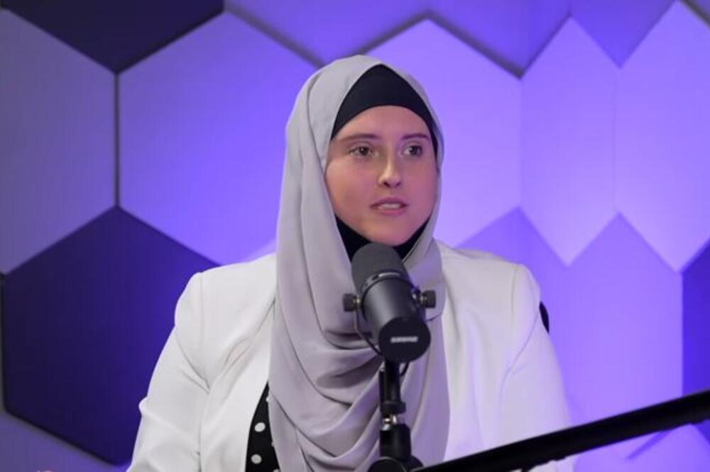 ANDRIJANA JE ODRASLA U PRAVOSLAVNOJ PORODICI, A SAD JE MUSLIMANKA: Nosi hidžab, ali ime nije menjala, evo i zašto!