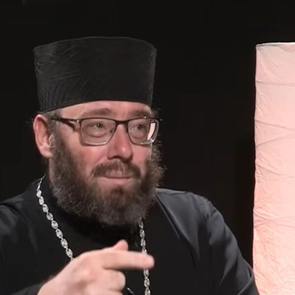 "Moderni čovek nikad nije imao više": Iguman Tumana o unutrašnjem nemiru, evo zbog čega bežimo u telefone