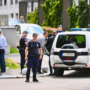 Policajci zaustavili kombi kod Leskovca, a unutra su imali šta i da vide: Lisice na ruke vozača su stavljene odmah
