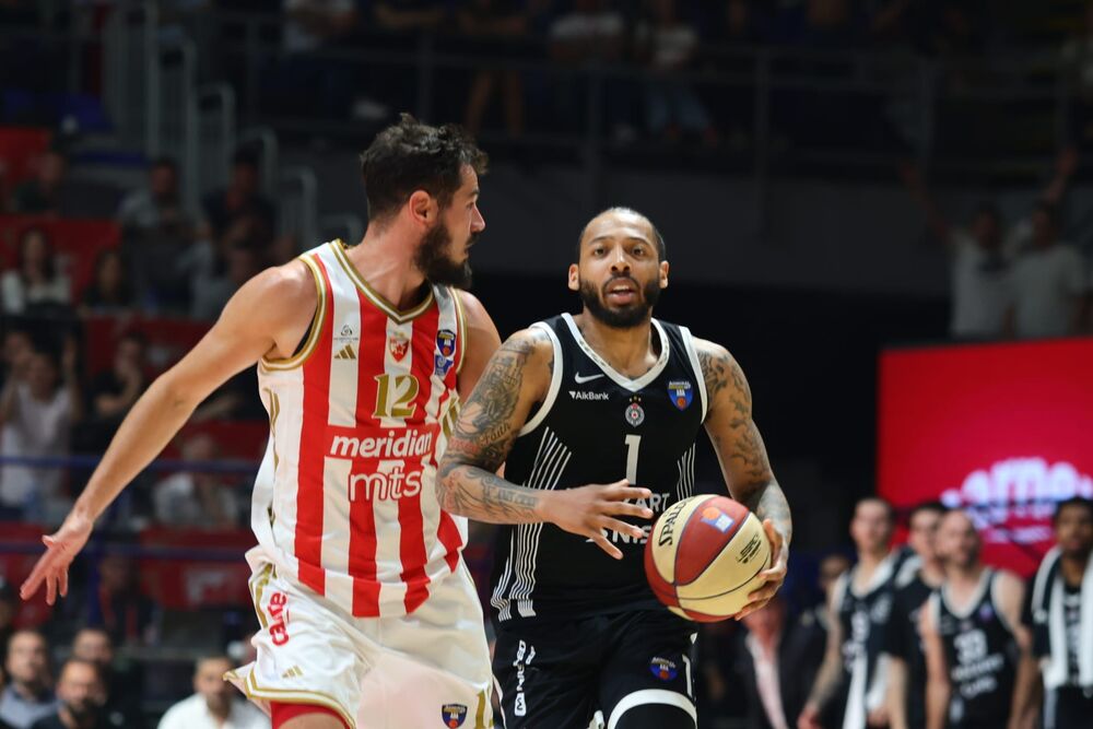 Karlik Džons, Nikola Kalinić, KK Crvena zvezda, KK Partizan, Derbi, Večiti derbi, ABA liga