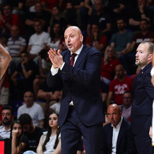 Zvezda se muči, Obradović ređa pobede!