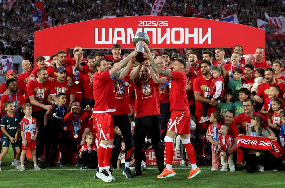 Džajić uručio Zvezdi pehar!