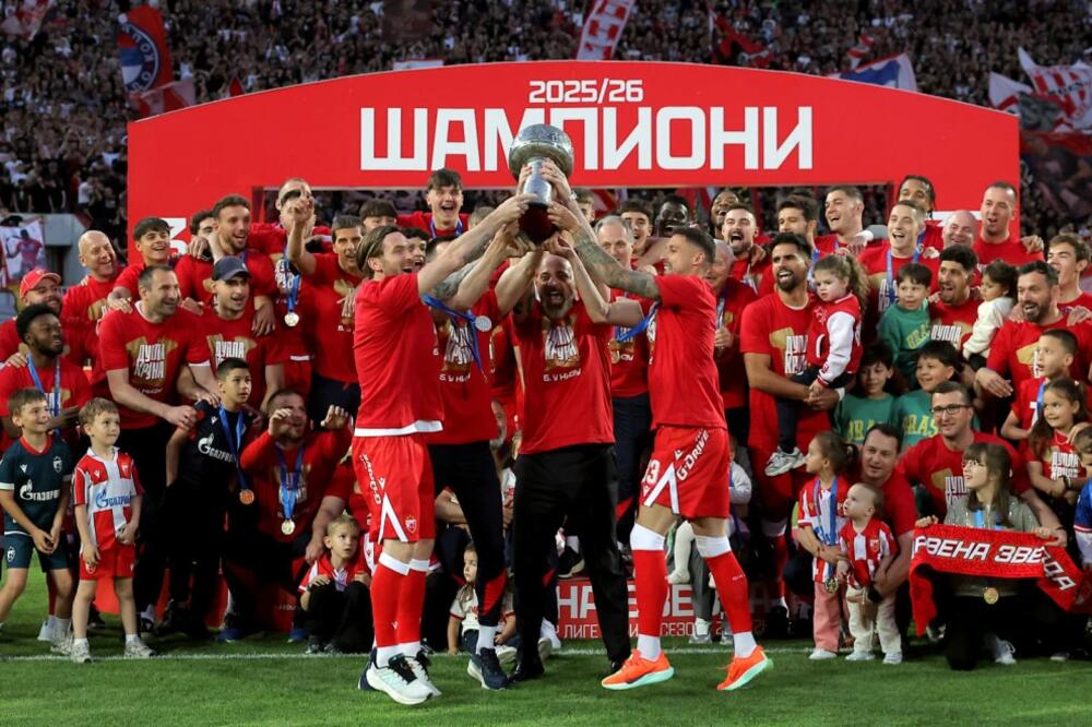 Džajić uručio Zvezdi pehar!