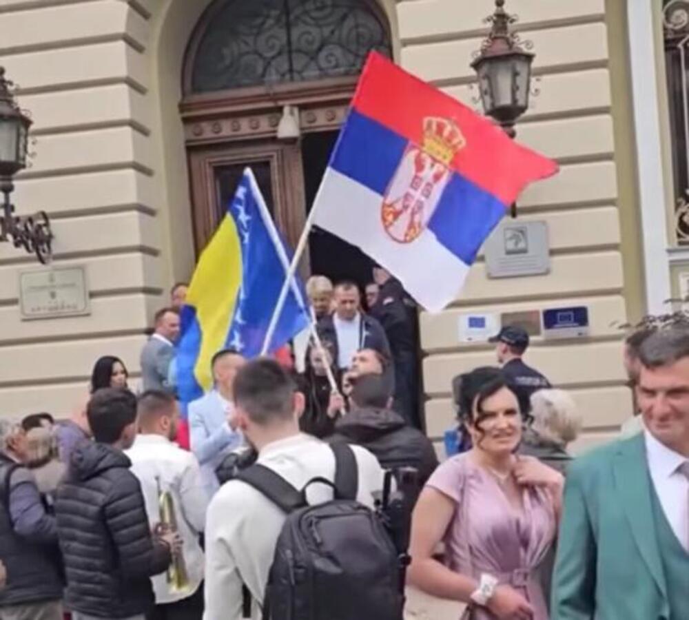 SRPSKO-BOSANSKA SVADBA U KRUŠEVCU PODIGLA CEO BALKAN NA NOGE: Internet gori otkako se pojavio OVAJ SNIMAK! (VIDEO)