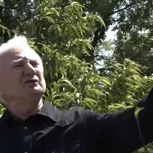 Zoran u svom dvorištu u Bariču ima nešto zlata vredno: Doneo mu drug iz Kanade, prava egzotika (VIDEO)