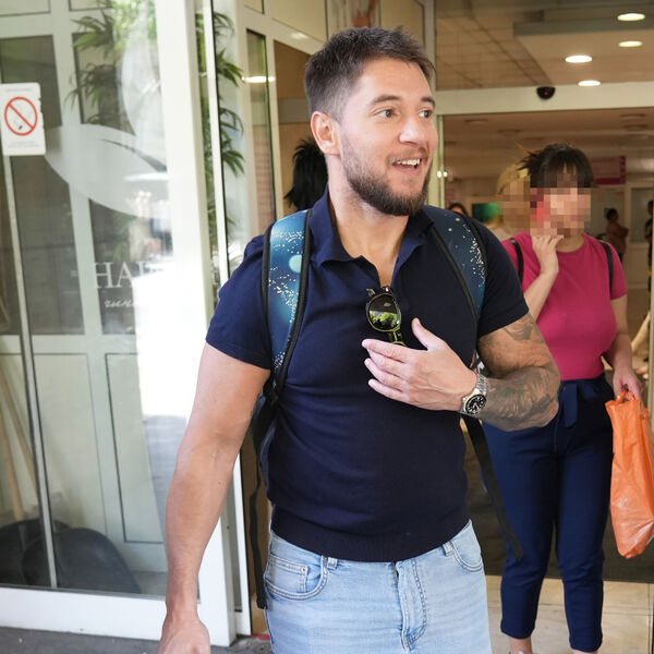 JOCA STEFANOVIĆ STIGAO PO ŽENU I NASLEDNIKA U PORODILIŠTE: Pevača puca od sreće, otkrio kako je protekao porođaj