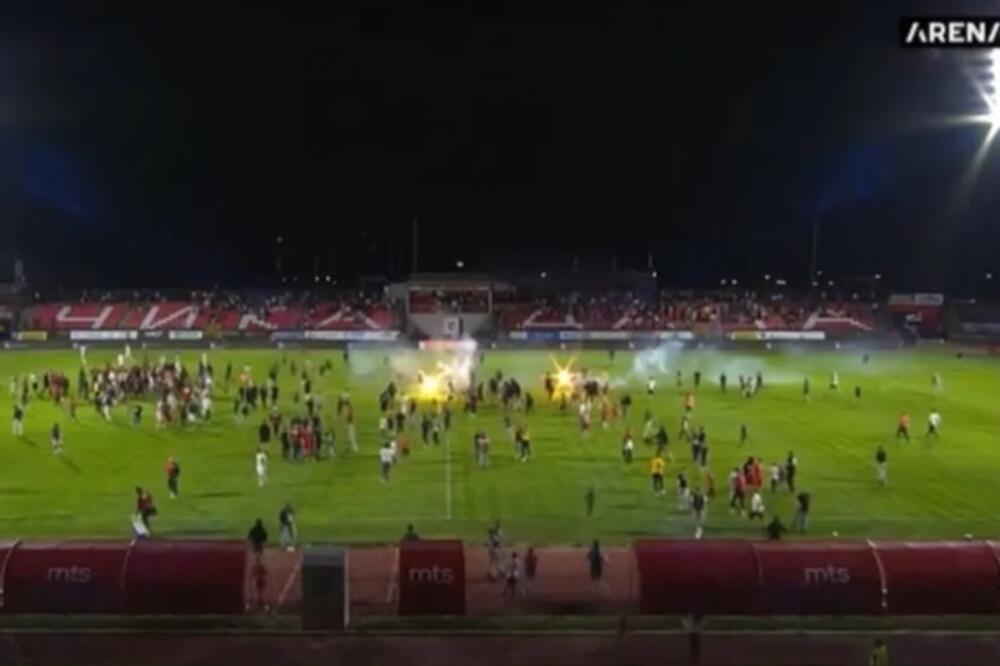 Kragujevačka sramota: Radnički izborio opstanak, igrači plakali u svlačionici, ali zbog batina od navijača (VIDEO)