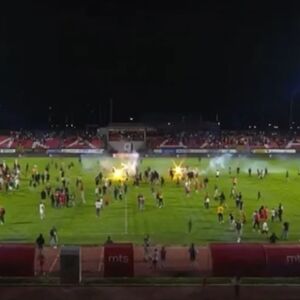 Kragujevačka sramota: Radnički izborio opstanak, igrači plakali u svlačionici, ali zbog batina od navijača (VIDEO)