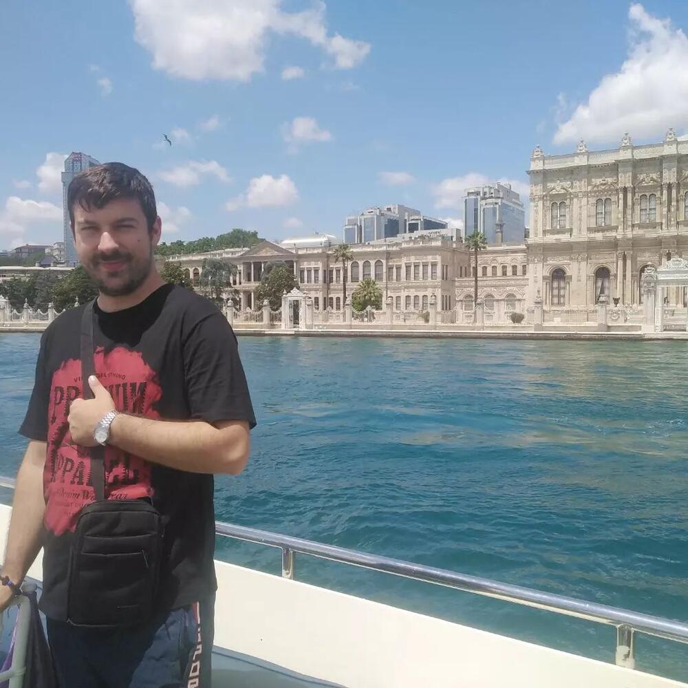 OVAJ GRAD SPAJA EVROPU I AZIJU: Morsko plavetnilo koje oduzima dah, odmor KAO IZ BAJKE, a cene jeftine kao u Grčkoj