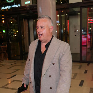 SRBI SE KRSTE KAD VIDE KOLIKO JE ZARADIO ZA JEDNO VEČE: Sa ovim parama čovek može da se skući, OD CIFRE BOLI GLAVA
