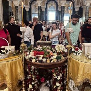 Evo gde ide sav novac! Vernici ostavili velike priloge tokom poklonjenja pojasu Presvete Bogorodice