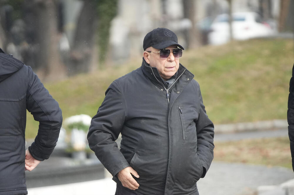 "SIN I JA SMO BILI KOCKARI" Ova navika im odnela velike pare, u svet poroka ih UVUKLI "PRIJATELJI", isplivale tajne