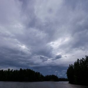 Zaglavila se "toplotna kupola" iznad Srbije, sparno i teško vreme! Ovo je prognoza do kraja juna, oluja za olujom..