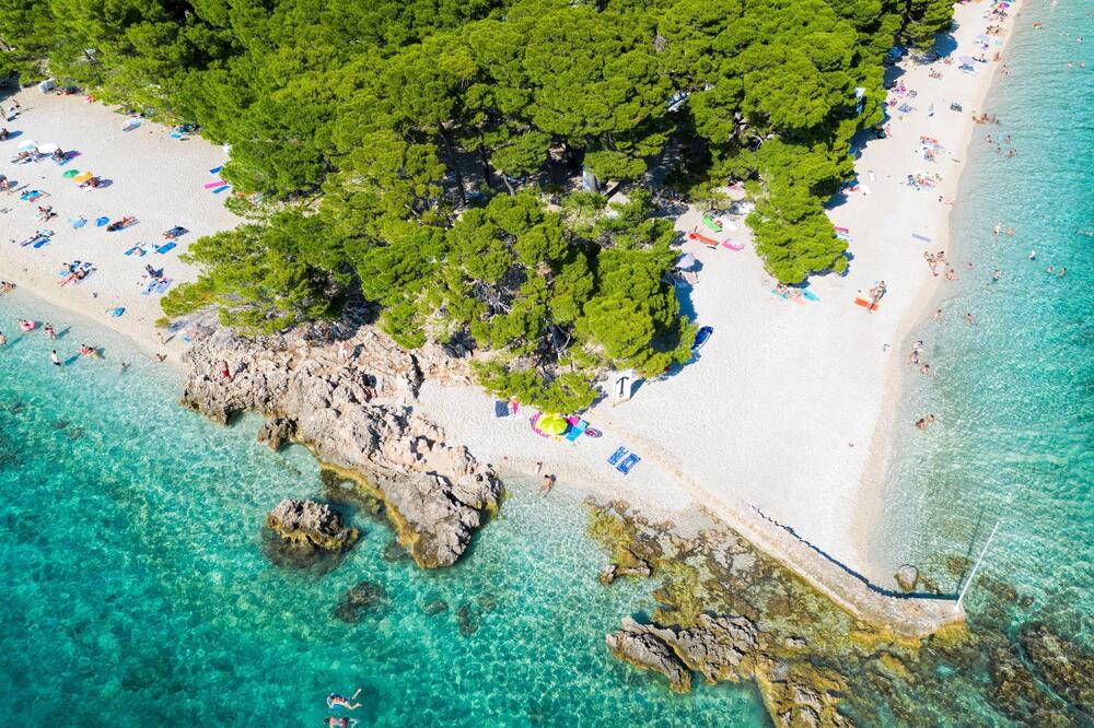 Srpska influenserka zatečena plažom koju je "otkrila" u komšiluku: "Lepša od Maldiva, ovako nešto još nisam videla"