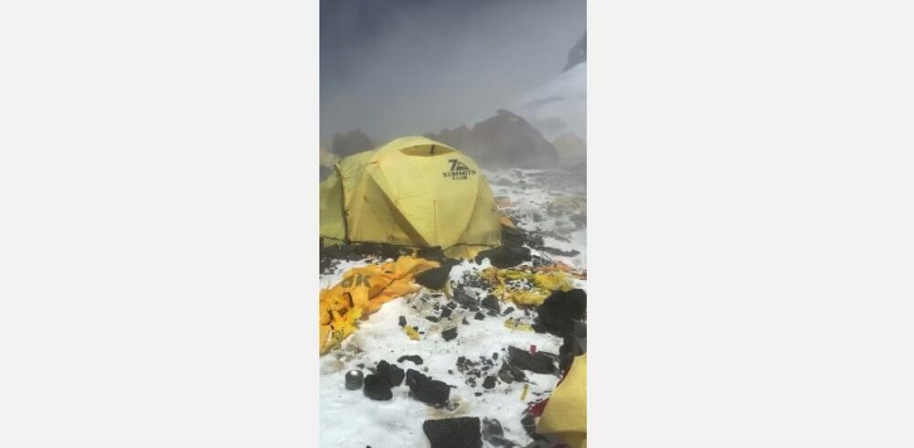 PLANINARI NAPRAVILI HAOS NA MONT EVERESTU: Najviši kamp pretvoren u deponiju, da li je ovo moguće?! (VIDEO)