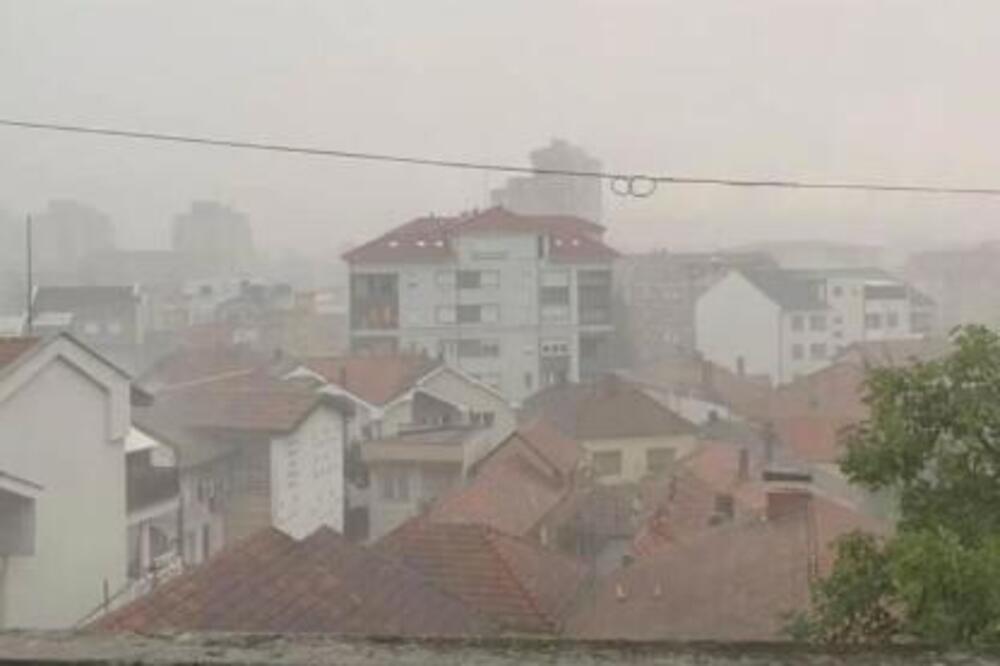 Ovaj grad u Srbiji zadesile su strašne vremenske nepogode: Prizori su jezivi, tuklo je na sve strane! (VIDEO)