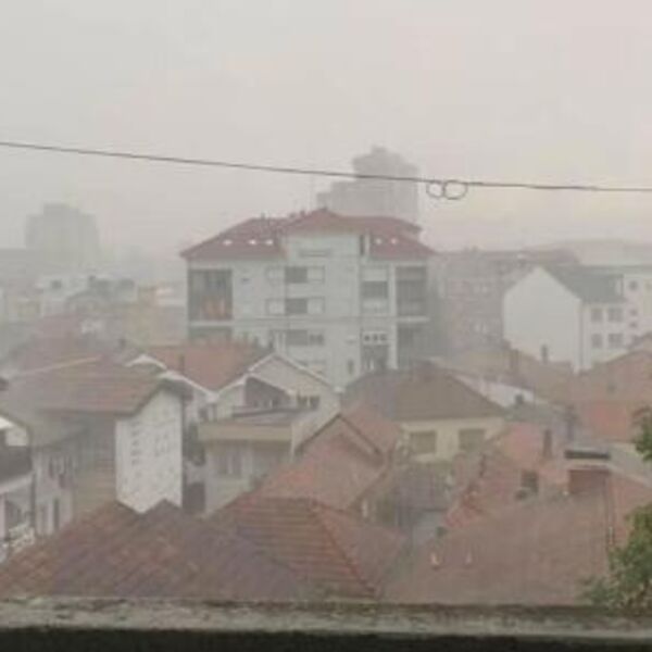 RHMZ upravo izdao hitna upozorenja! Stiže grmljavina, olujni vetar i grad, nosiće sve pred sobom
