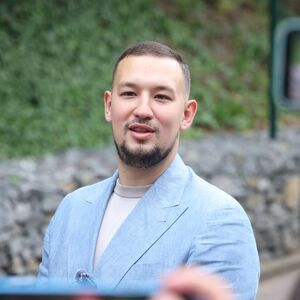 ZA NASLEDNIKA SAMO NAJBOLJE: Pašćete sa stolice kad vidite gde Živkovići slave, a za BAKŠIŠ spremio ozbiljnu lovu