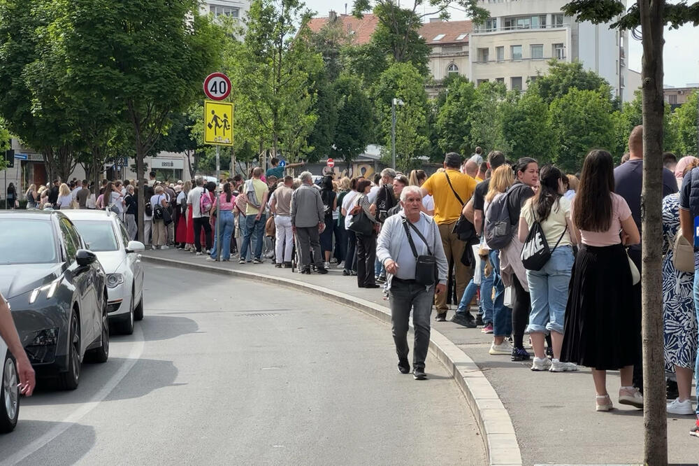 Šta se dešava sa trakicama sa Pojasa Presvete Bogorodice? Oglasio se veroučitelj Aleksandar, važno za sve vernike