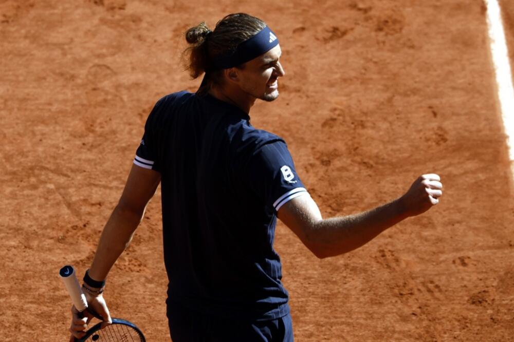 Italijan predao meč polufinala Rolan Garosa! Zverev dobio rivala u borbi za Grend slem trofej u Parizu (Foto)