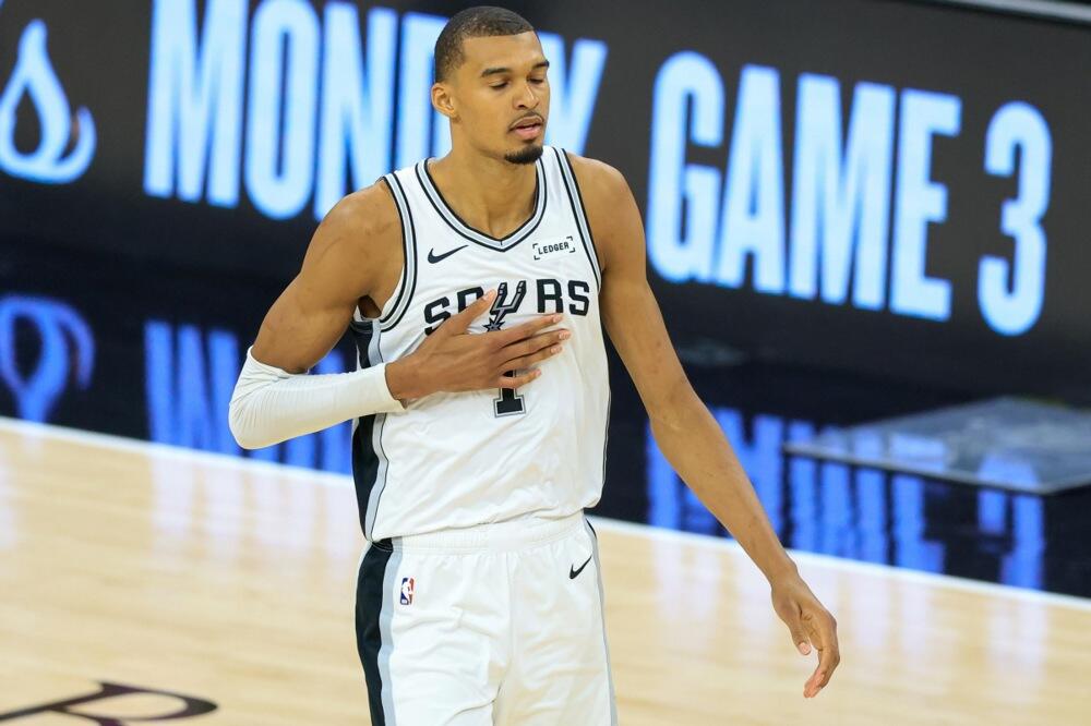 Neviđen preokret u istoriji finala NBA: Niksi imali minus 29, pa u poslednjoj sekundi šokirali Sparse (VIDEO)