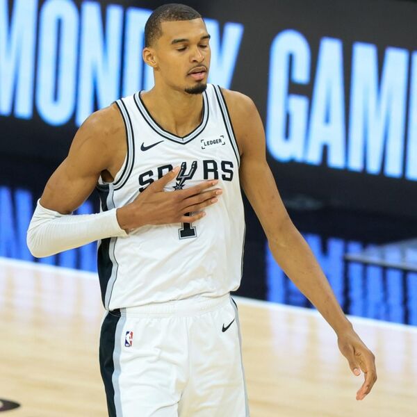 Neviđen preokret u istoriji finala NBA: Niksi imali minus 29, pa u poslednjoj sekundi šokirali Sparse (VIDEO)