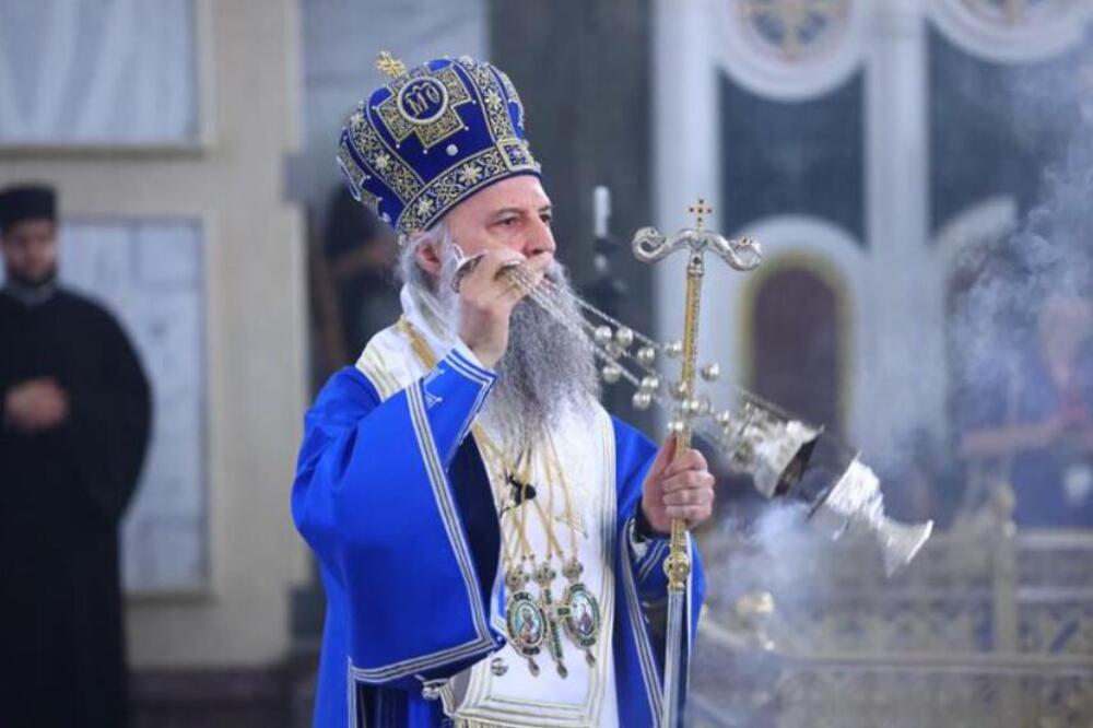 Šta znači boja odore koju je nosio patrijarh Porfirije tokom ispraćaja pojasa Presvete Bogorodice? Nosi se retko!