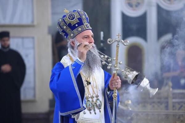 Šta znači boja odore koju je nosio patrijarh Porfirije tokom ispraćaja pojasa Presvete Bogorodice? Nosi se retko!