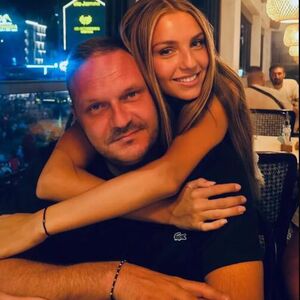 BRUTALNO PRETUČENA DEJANOVA ĆERKA! Muškarac joj prišao u kafiću, usledila JEZIVA scena