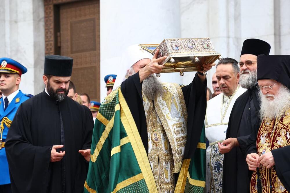 SRBIJA OVO JOŠ NIJE DOŽIVELA! Saopšten ukupan broj ljudi koji se POKLONIO Pojasu Bogorodice!