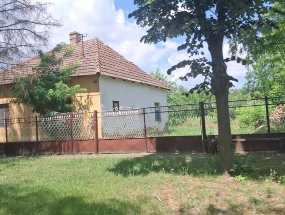 Ogromna kuća i plac u Vojvodini prodaju se za 10.000 evra: S