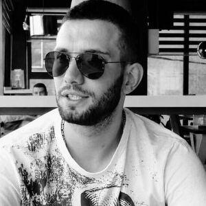 Novi Pazar zavijen u crno: Mladi Almir nije izdržao bitku sa teškom bolešću, ceo grad i okolina plaču za njim