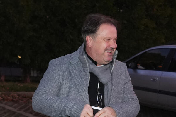 UDALA MU SE VANBRAČNA ĆERKA, A EVO DA LI JE BIO KRAJ SVOG DETETA SVE OVE GODINE: Njegovo prezime nikad nije nosila