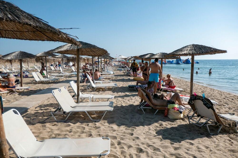 "A koliko plaćamo mi što donosimo svoje ležaljke i suncobran