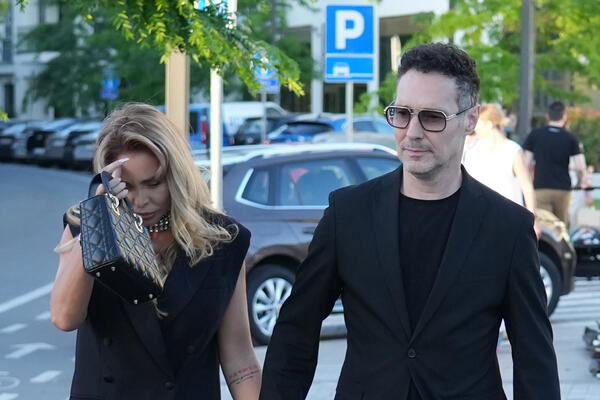 OSTAVILA GA I DRUGOME RODILA DETE: Upoznali se kad joj je bilo 18, otkrio sve o ženi koja mu je obeležila život