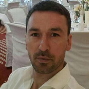 "RUŽNIJI JE OD MENE": Žena ga PREVARILA sa NAJBOLJM DRUGOM, pa mu na dan OČEVE SAHRANE tražila ovo!