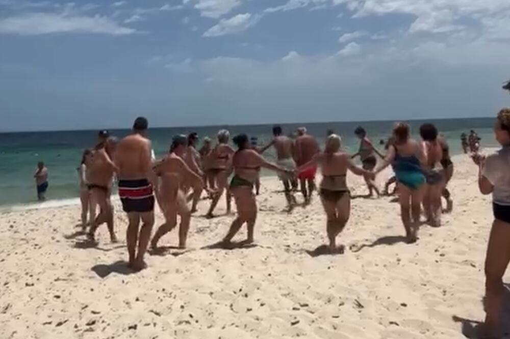 Srbi zaigrali "moravac" na jednoj od najlepših plaža na svetu: Ne zovu nas džabe nebeskim narodom (VIDEO)