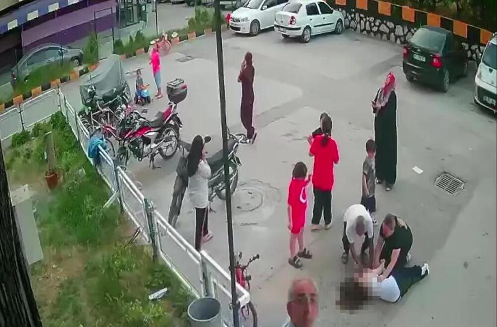 DEVOJČICA PALA SA 12. SPRATA ZGRADE, A ONDA SE DESILO NEŠTO NEVEROVATNO: Kamere zabeležile i HOROR i ČUDO (VIDEO)