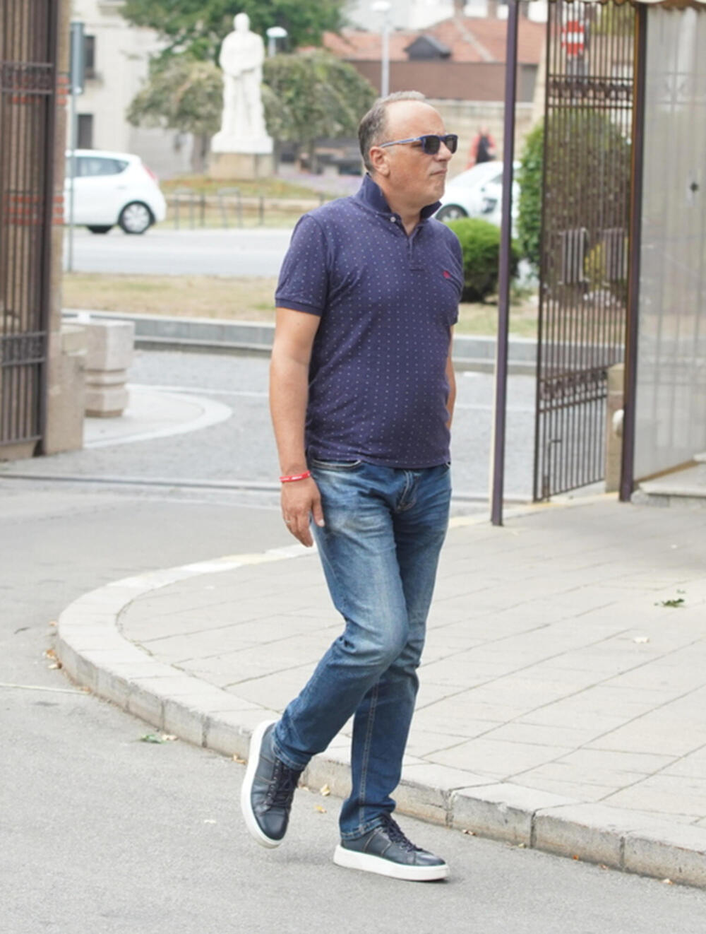 "KAD MI JE MAJKA UMRLA NA RUKAMA BIO SAM BESKUĆNIK" Slomio se usred emisije i kamen bi zaplakao zbog njegove boli