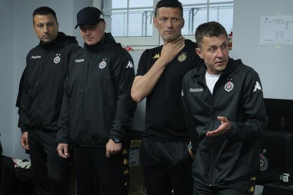 Saša Ilić izvršio prozivku - "većina vas je iz omladinske škole - znate čiji dres nosite" (Video)