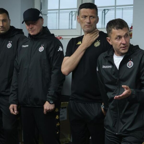 Saša Ilić izvršio prozivku - "većina vas je iz omladinske škole - znate čiji dres nosite" (Video)
