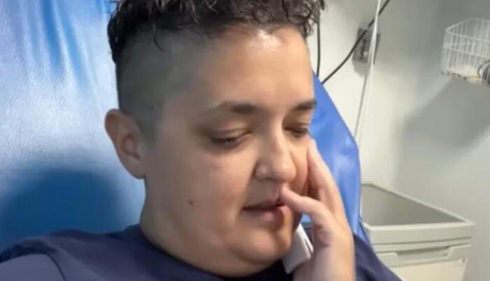 MARIJA ŠERIFOVIĆ ZAVRŠILA U BOLNICI: Uvezli je u invalidskim kolicima, ODMAH SE OGLASILA - "Izgleda da su mi..."
