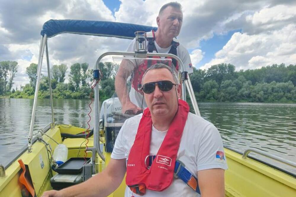 "OVAKVU TRAGEDIJU NE PAMTIMO" Evo kako teče potraga za muškarcima koji su upali u Tisu kod Sente (FOTO)