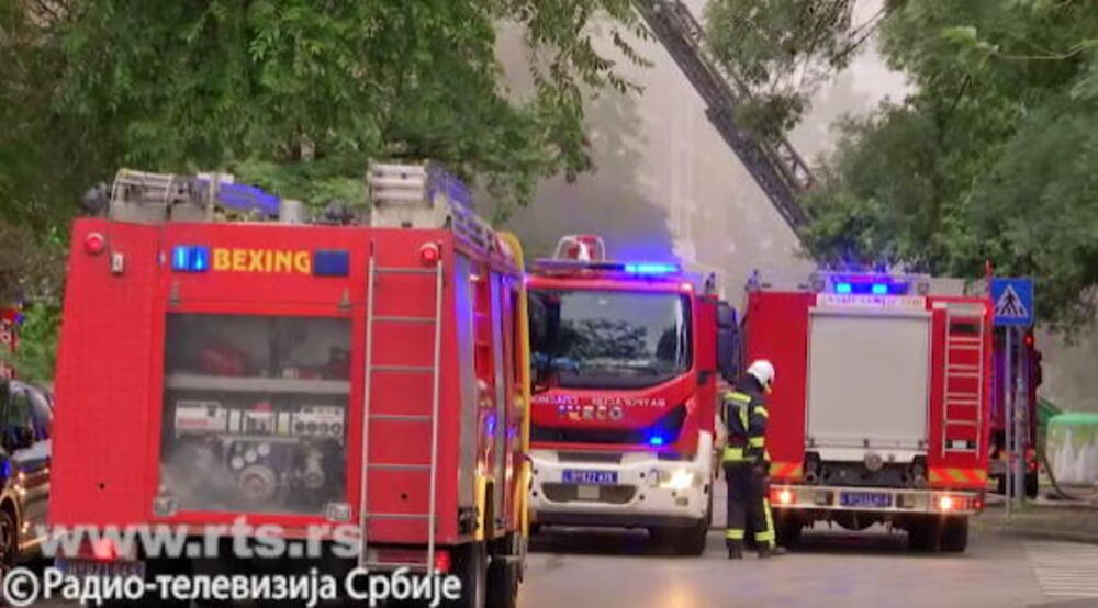 Požar kod Ranžirne stanice Makiš u Beogradu: Na terenu veliki broj vatrogasaca