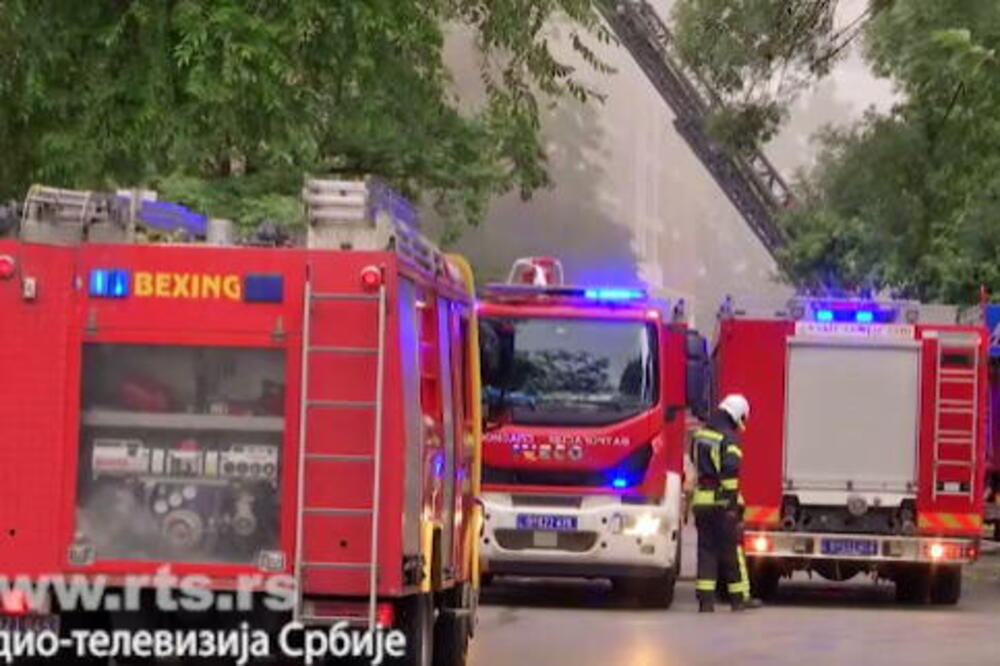Požar kod Ranžirne stanice Makiš u Beogradu: Na terenu veliki broj vatrogasaca
