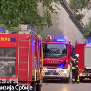 Veliki požar na Novom Beogradu: Gori tržni centar "Enjub"