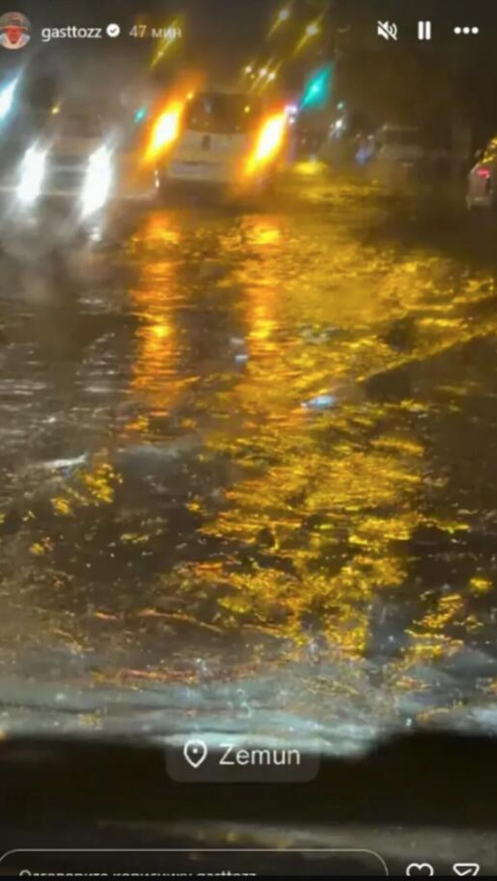 GASTOZ JEDVA IZVUKAO ŽIVU GLAVU ZBOG NEVREMENA! Ostao PARALISAN u KOLIMA usred BUJICE - snimak je jeziv