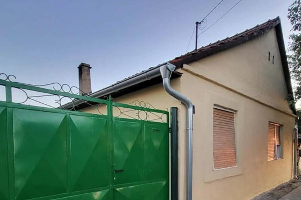 Prodaje se kuća sa velikim dvorištem za smešne pare: Odmah je useljiva, a lokacija je top (FOTO)